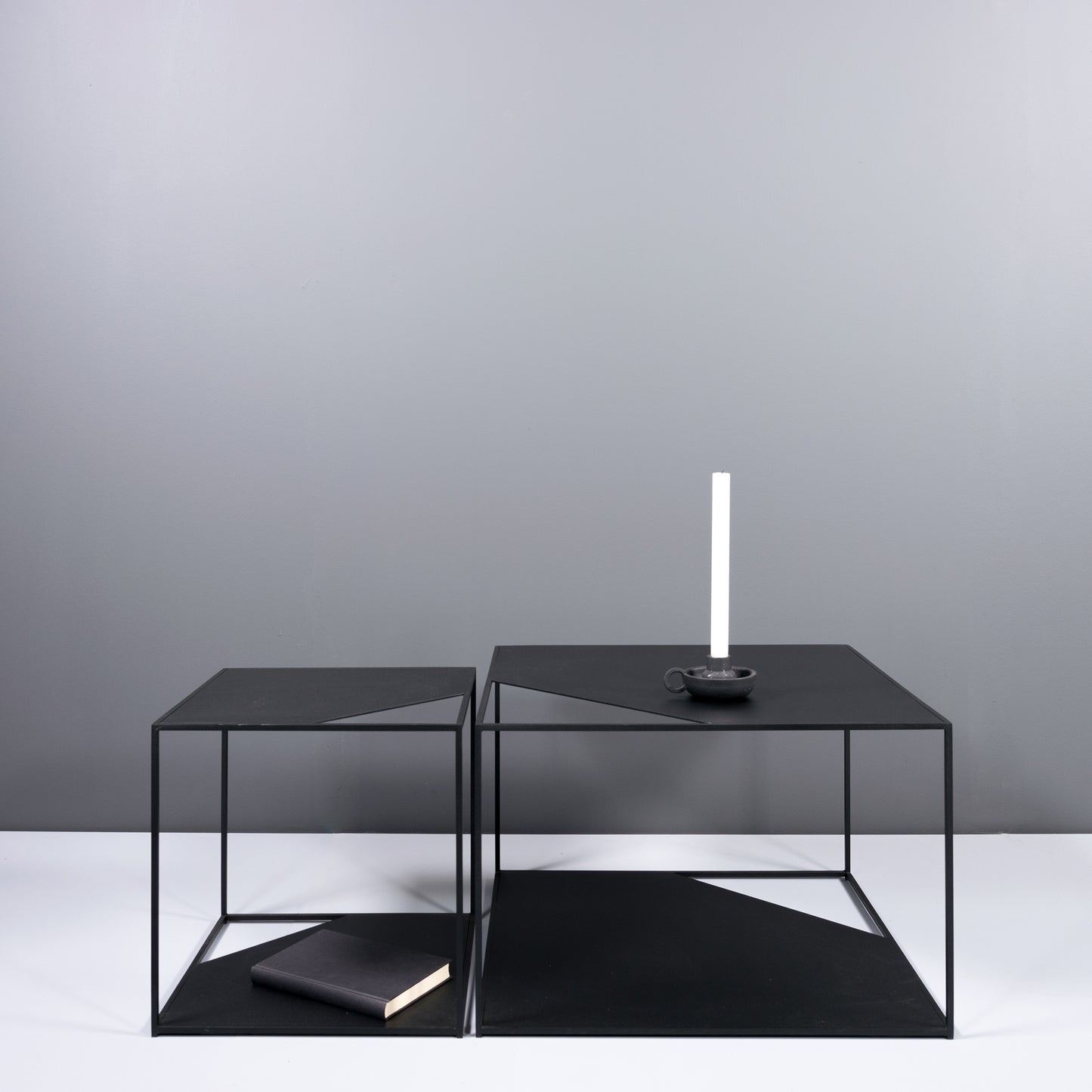 CUT 60 Side table - Black